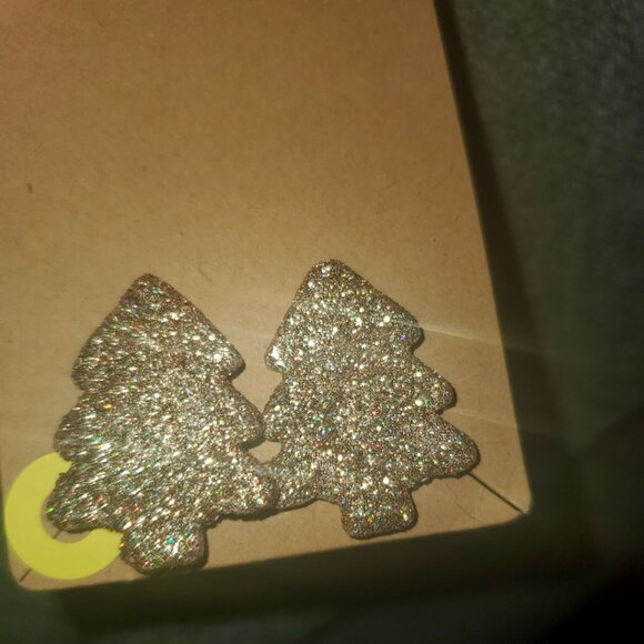 Gold sparkly Christmas studs - Picture 1 of 1
